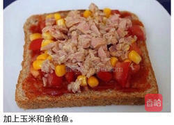 金仓鱼玉米土司披萨的做法图解4