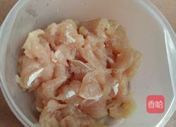 西兰花香菇炒瘦肉的做法图解4