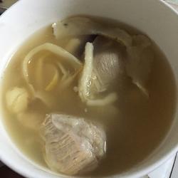沙参玉竹猪展汤的做法[图]