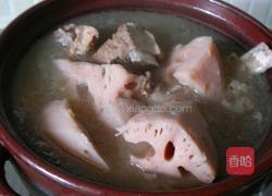 莲藕排骨汤的做法图解7