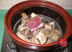 莲藕排骨汤的做法图解4