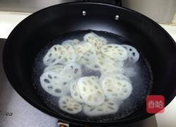 糖醋藕片的做法图解2