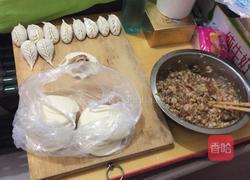 猪肉大葱饺子的做法图解1