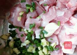 肉丸的做法图解1