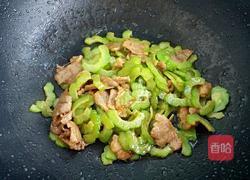 苦瓜炒肉的做法图解6