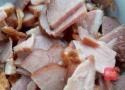 葫萝卜炒卤鸭肉的做法图解1