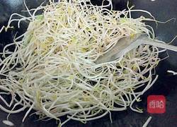 豆芽炒河粉的做法图解5