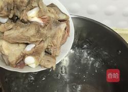 莲藕排骨汤的做法图解4