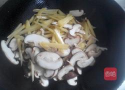 香菇炒土豆条的做法图解3