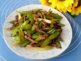 肉丝芹菜