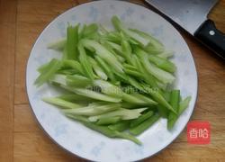 肉丝芹菜的做法图解2