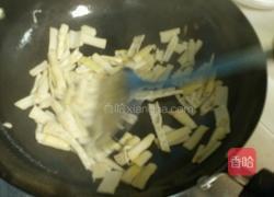 竹笋炒肉的做法图解4