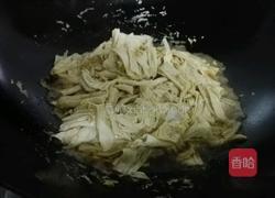 双椒煮腐竹的做法图解5
