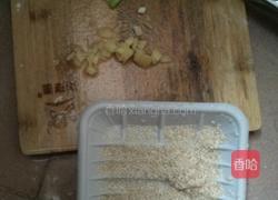 芝麻姜葱手撕鸡的做法图解2