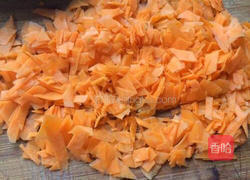 椒盐土豆胡萝卜饼的做法图解1