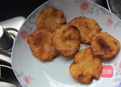 椒盐土豆胡萝卜饼的做法图解6