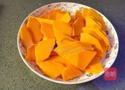 油炸南瓜饼的做法图解1