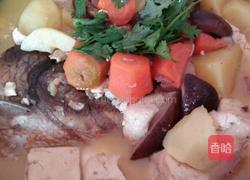 鱼头香菇豆腐蔬菜肉汤的做法图解12