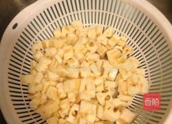 垫藕粉蒸肉的做法图解2