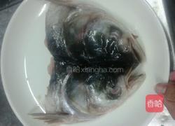 红烧鱼头的做法图解1