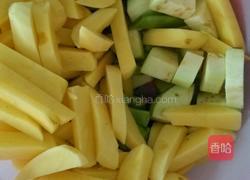 茄子土豆芸豆乱炖！的做法图解3