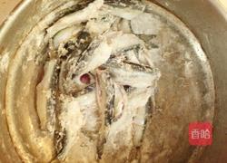 油炸参子鱼的做法图解1