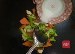 西兰花炒香干的做法图解9