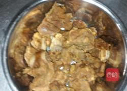 鲜椒爆排骨的做法图解1