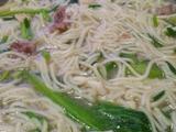 牛腩鲜鱿面