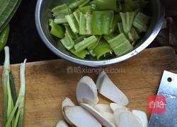 尖椒炒肉片的做法图解2
