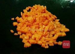 芹菜胡萝卜香菇丁的做法图解6