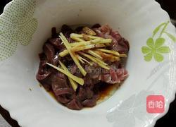 猪肝瘦肉枸杞叶汤的做法图解3