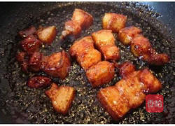 鹌鹑蛋红烧肉的做法图解9