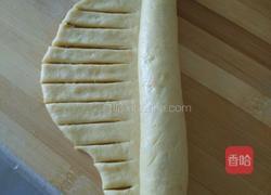 毛毛虫豆沙面包的做法图解3