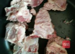 板栗猪骨汤的做法图解3