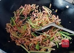 榨菜青椒炒肉丝的做法图解5