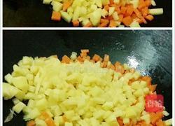芹菜土豆胡萝卜丁的做法图解6