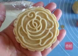 莲蓉蛋黄月饼的做法图解12