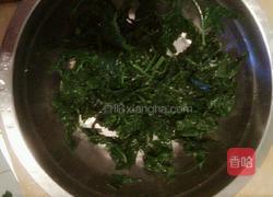 凉拌毛芹叶的做法图解1