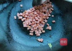 火腿鸡蛋炒饭的做法图解2