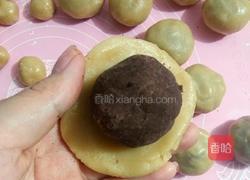 红豆沙馅广式月饼的做法图解5