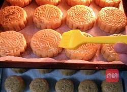 红豆沙馅广式月饼的做法图解9