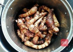 煲小香芋的做法图解1