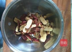 冰糖银耳红枣莲子汤的做法图解4