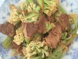 肉片炒花菜