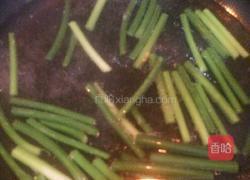 蒜苔炒蟹的做法图解4