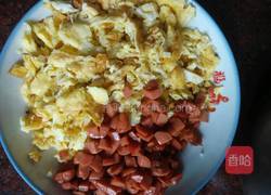 鸡蛋火腿炒饭的做法图解3