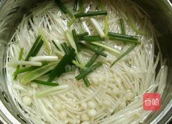 金针菇豆腐汤的做法图解10