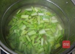 芹菜腐竹拌花生米的做法图解4