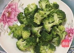 西兰花蒸巴沙鱼的做法图解3